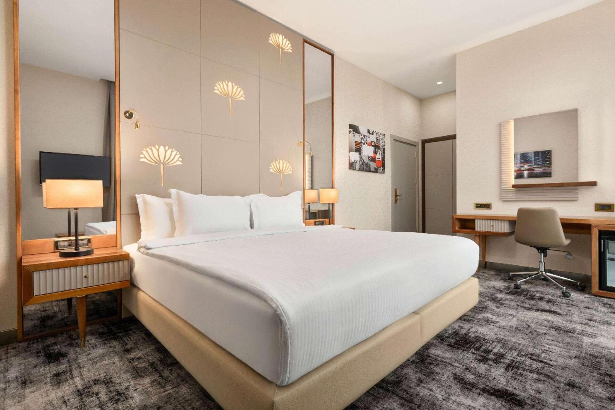 Room, Queen Bed