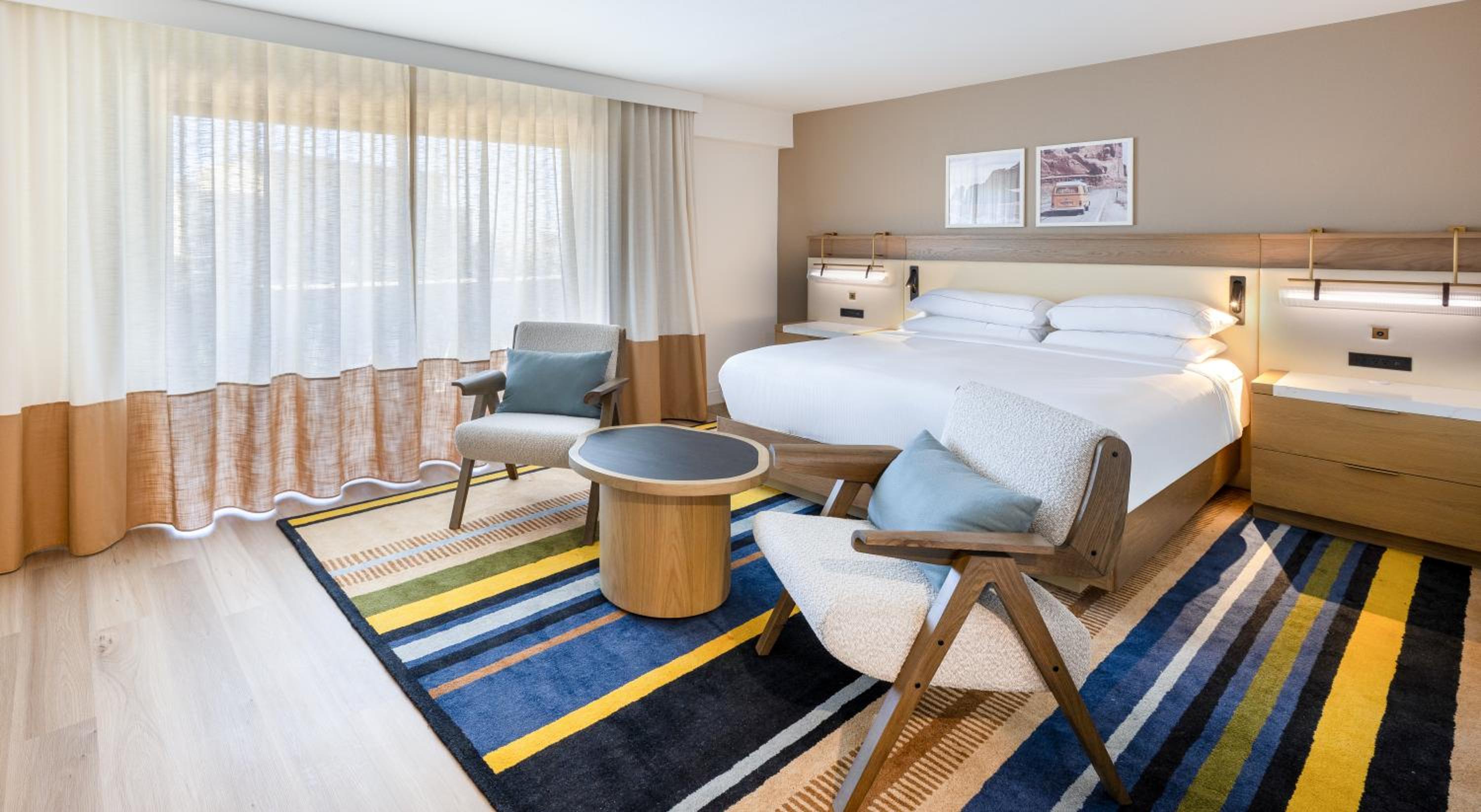 1 Bedroom, Ambassador, Suite, King Bed, Mountain View, Sofa