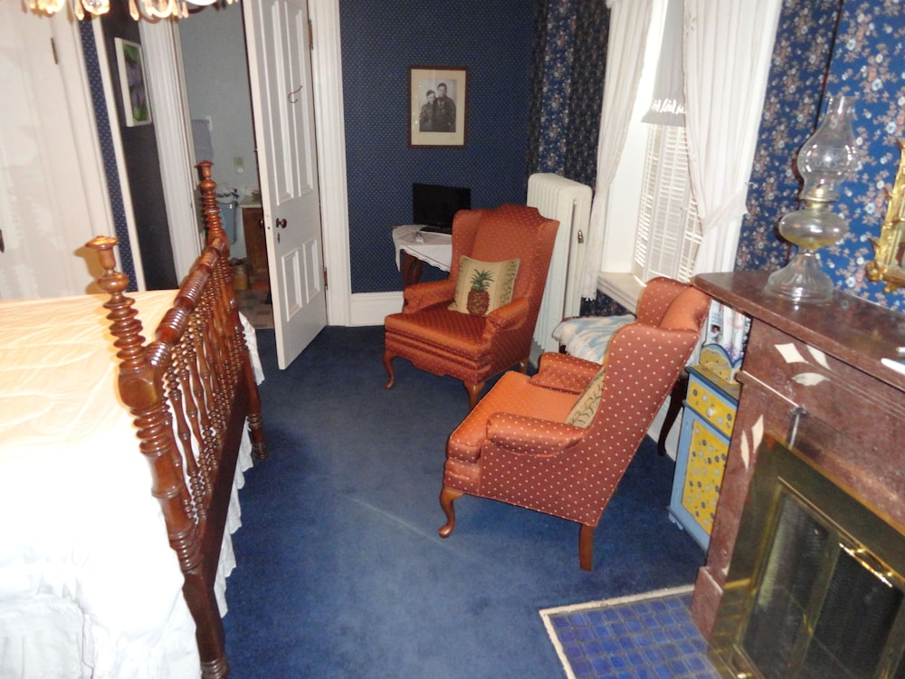 Victorian Inn Bed and Breakfast 16/29