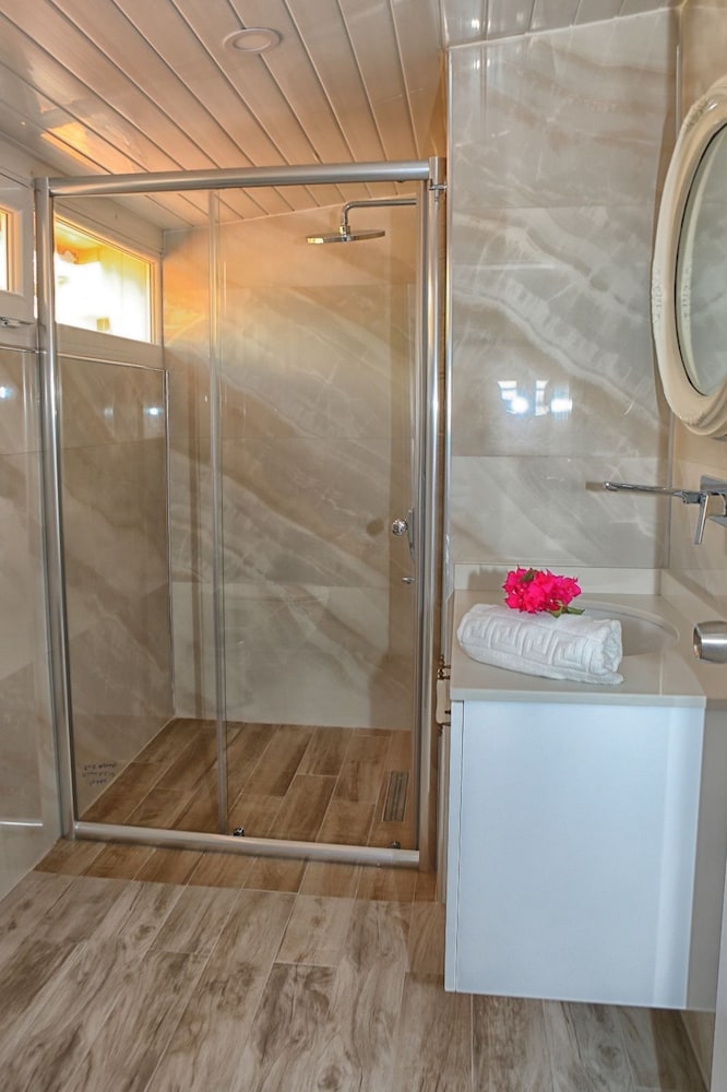Mina Apart Hotel 24/37