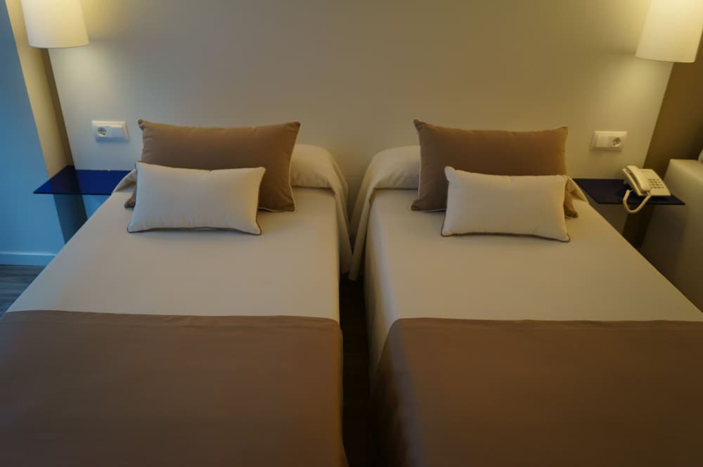 Hotel Canyelles Playa 38/48