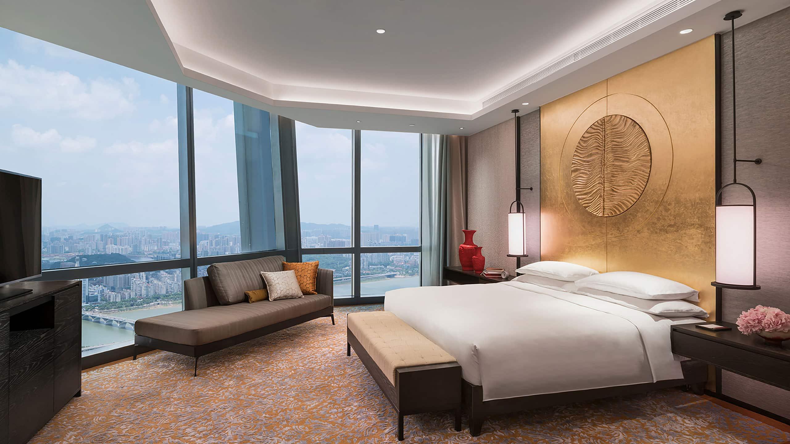 Executive, Suite
