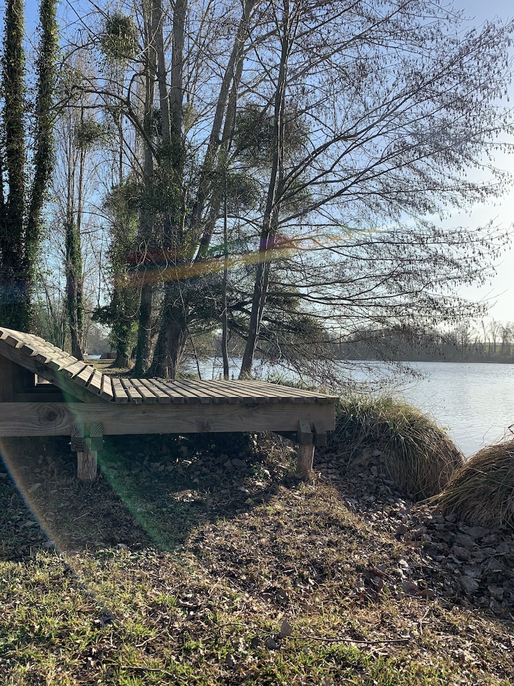 Hotel Ile Du Saussay 56/69