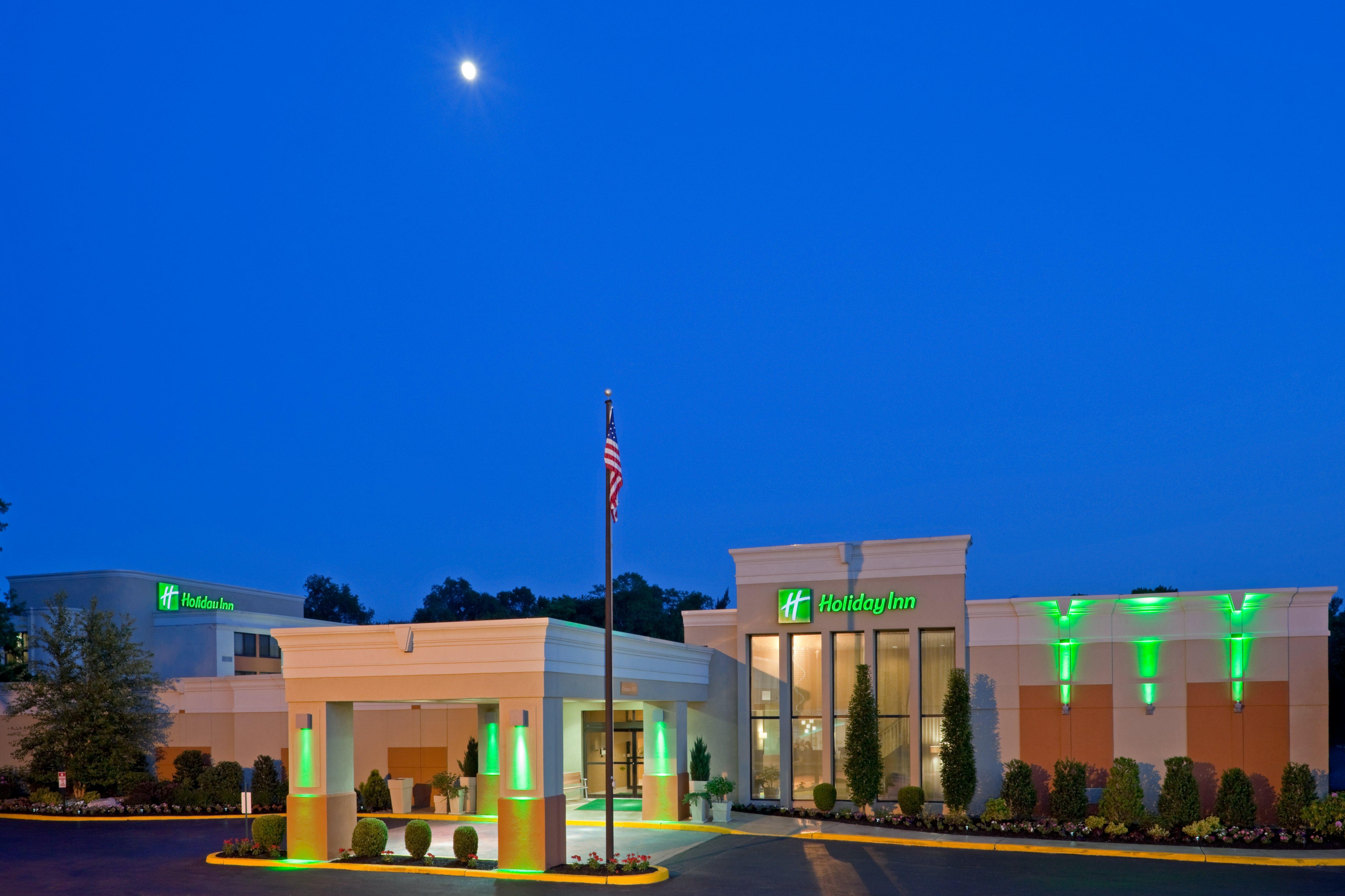 Armoni Inn and Suites 2/57