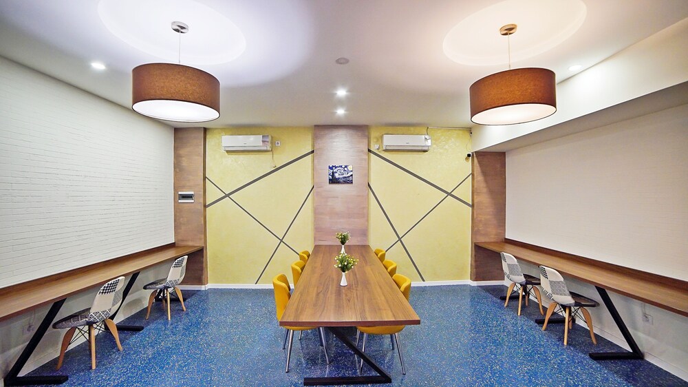 Mardi Plaza Hotel 40/50