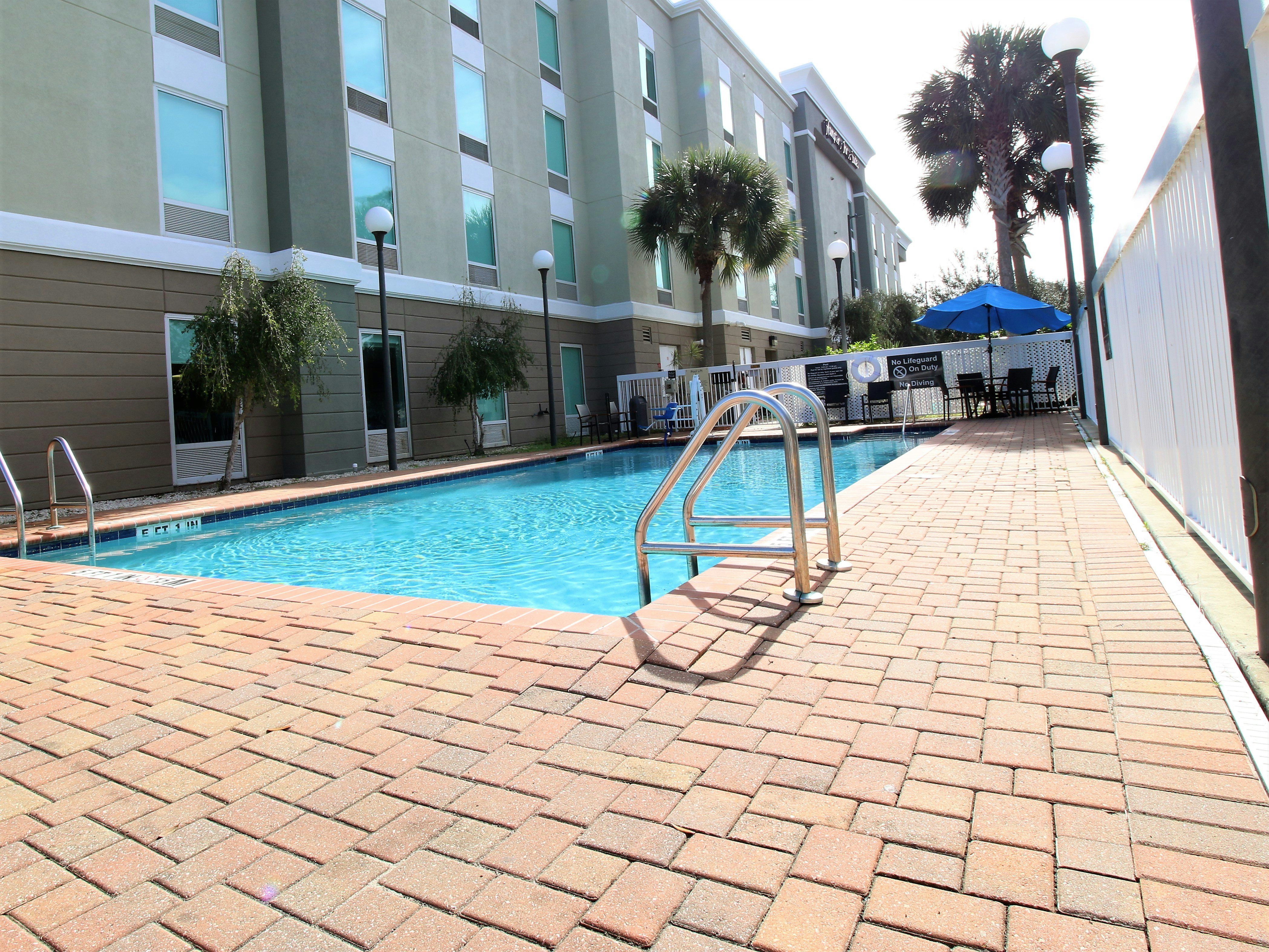 Hampton Inn Suites Palm Coast 72/72