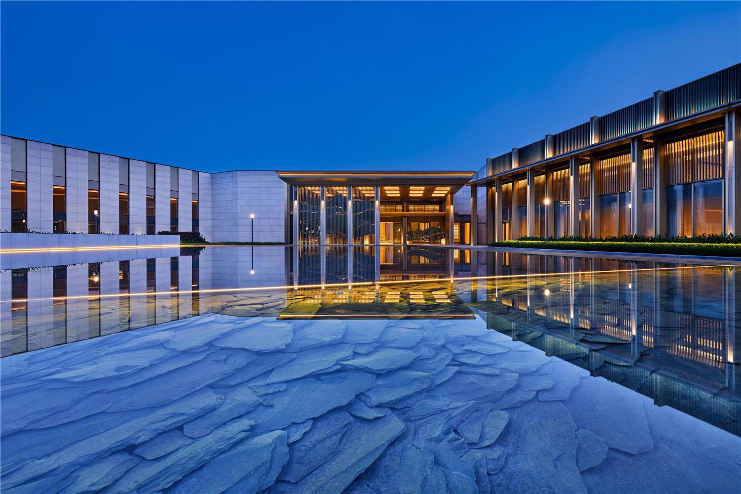 Inso Hotel Chongqing, Curio Collection by Hilton 25/57
