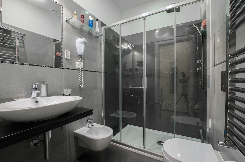 Elenoire Rooms & Suite 37/48