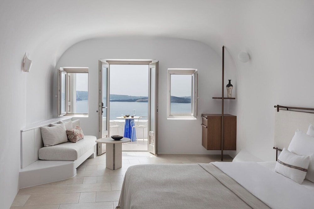 Superior, Suite, King Bed, Plunge Pool