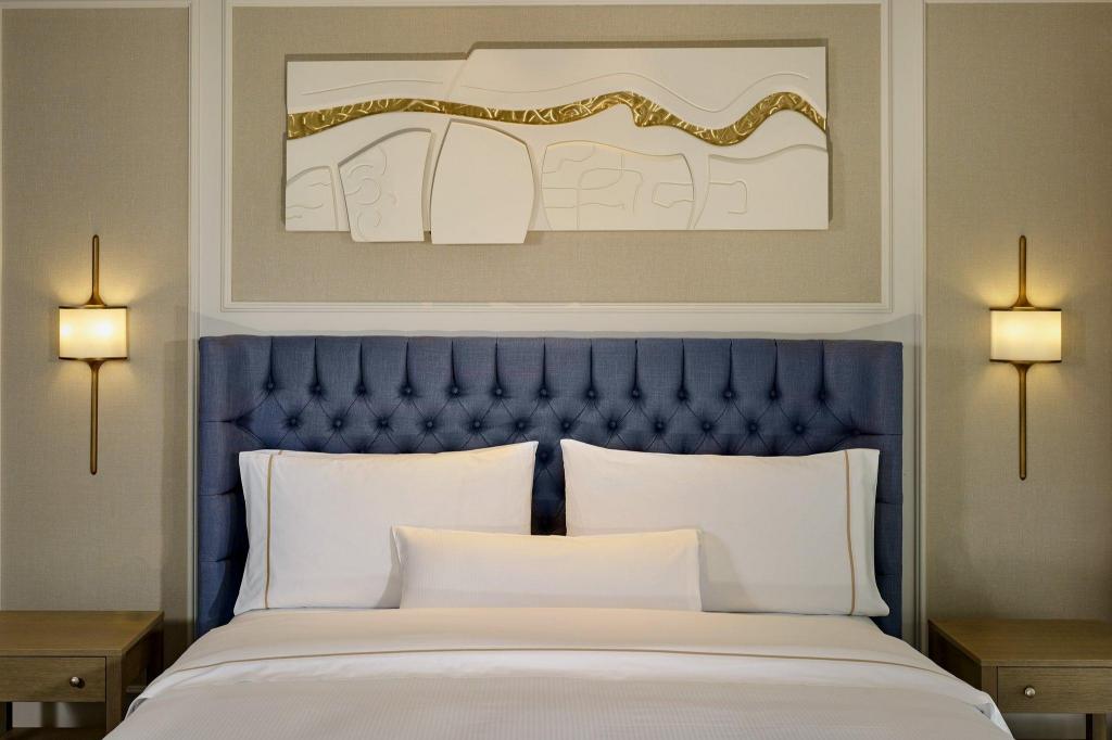Heritage, Guest Room, Deluxe, King Bed, City View, Balcony