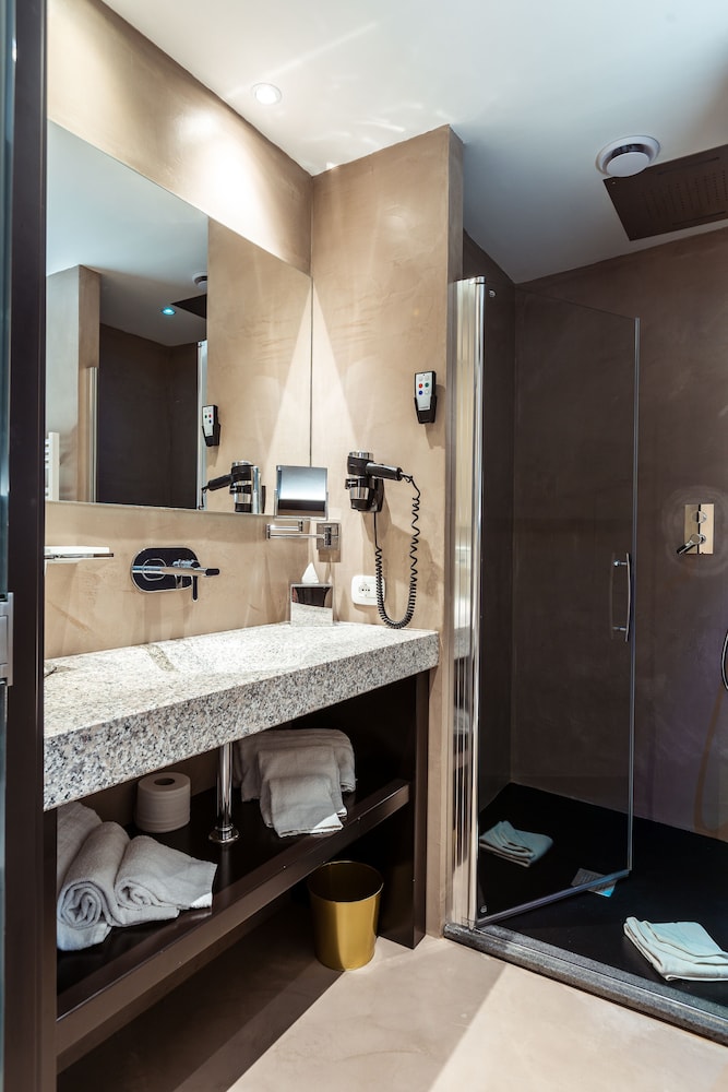 Family Suite, Queen Bed, Sauna, Hot Tub