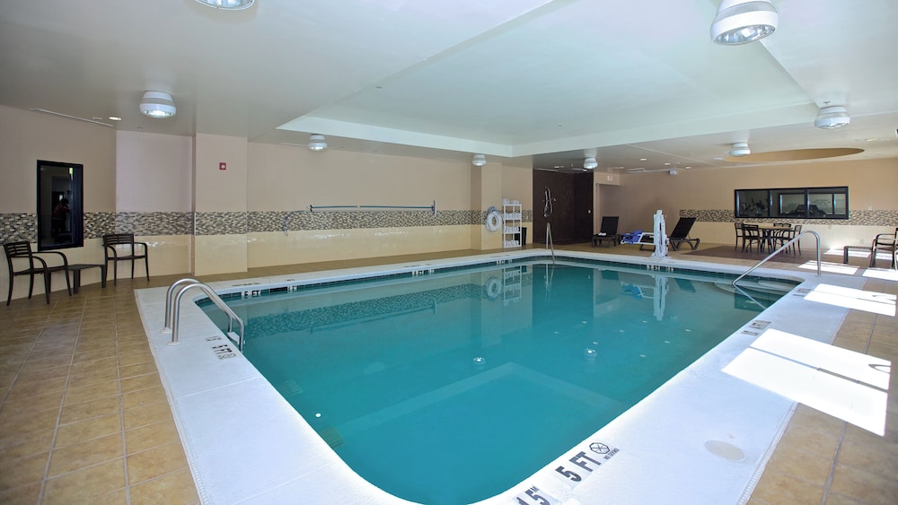 Holiday Inn Express And Suites Duluth Mall Area 45/69