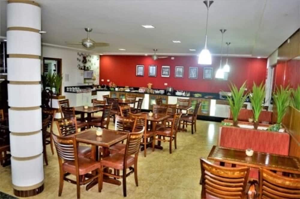 Summit Lago Hotel 36/62