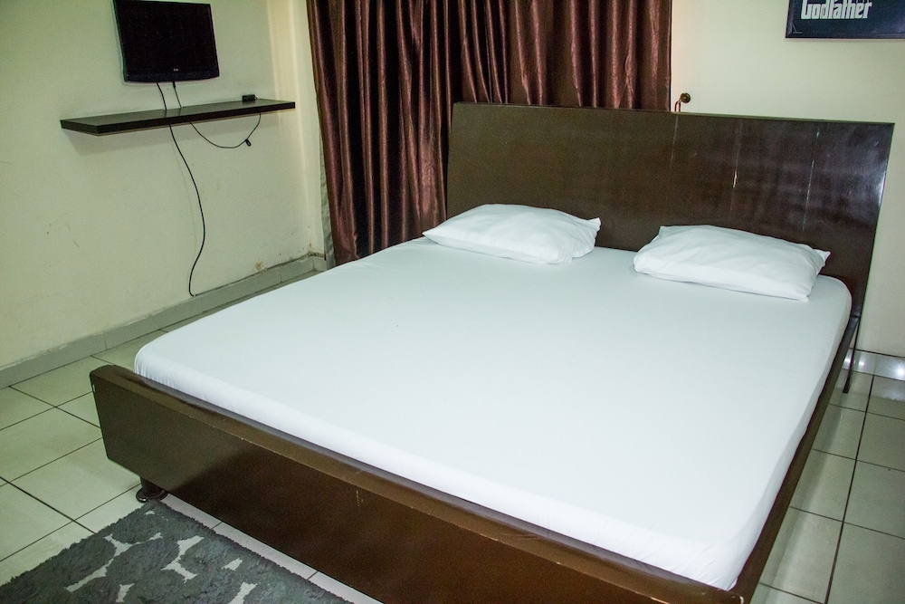 2 BEDROOMS, APARTMENT