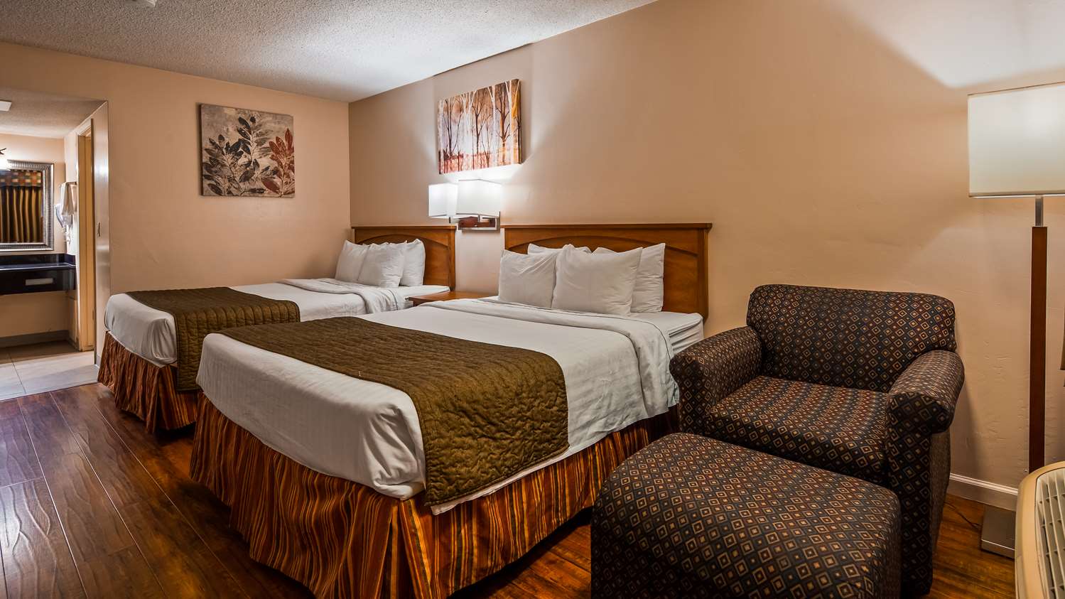 غرفة بسريرين كوين لذوي الإعاقة، SureStay Hotel by Best Western Tehachapi 2/5