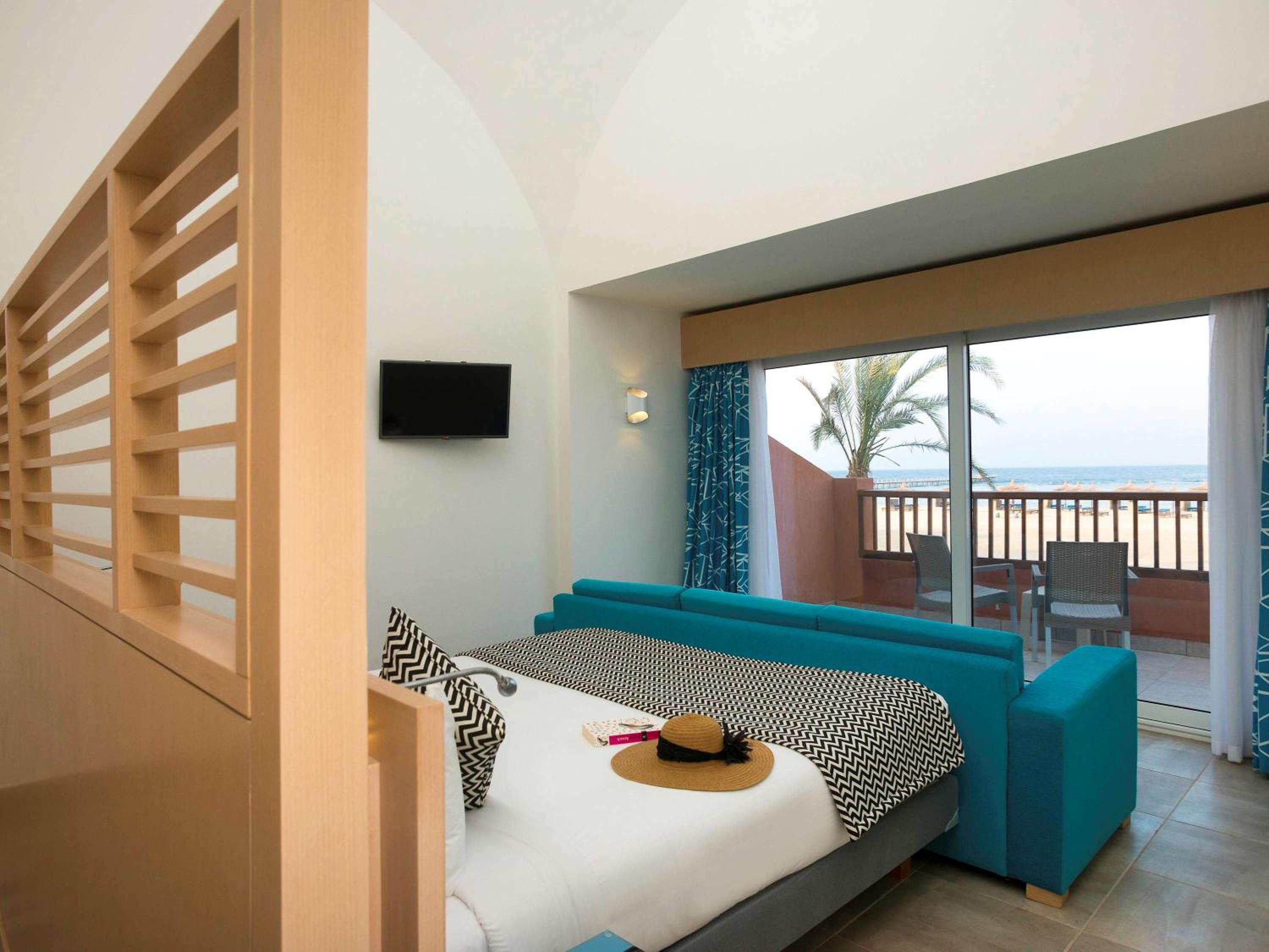 Deluxe, Suite, Sea Front, Balcony
