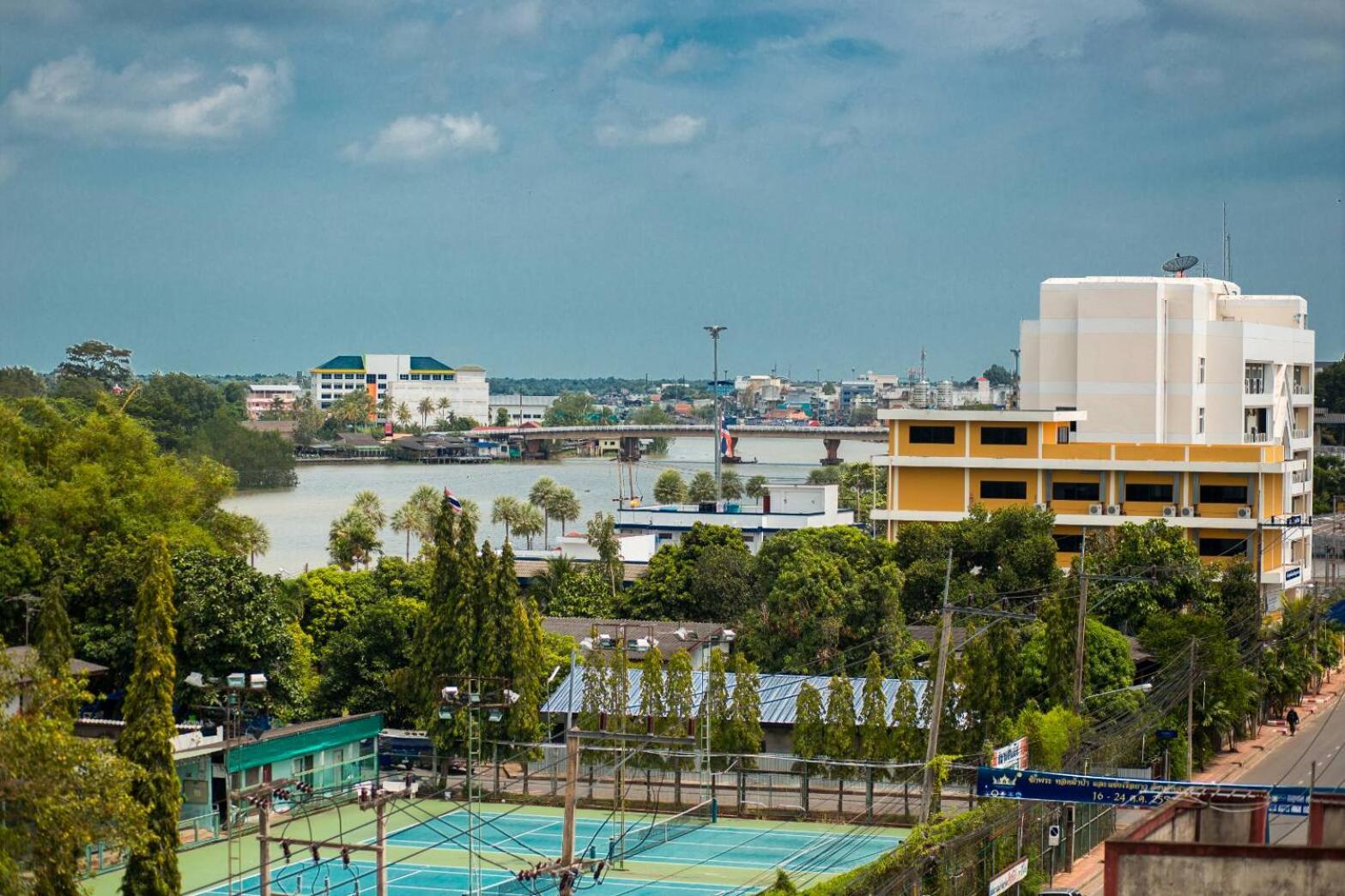 Phongkaew Hotel 25/27