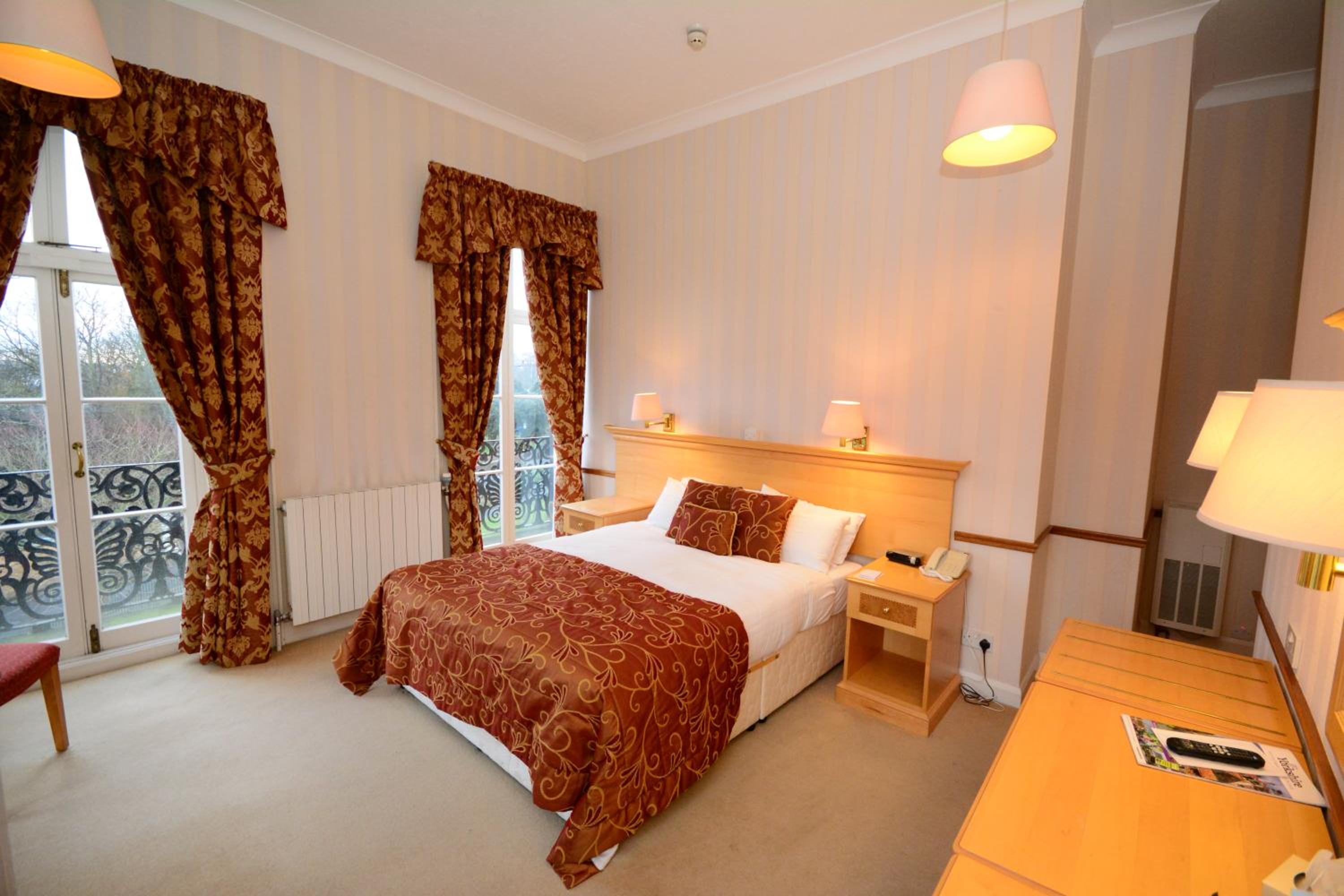 غرفة سوبيريور بسرير مزدوج، The Crescent Hotel 6/8