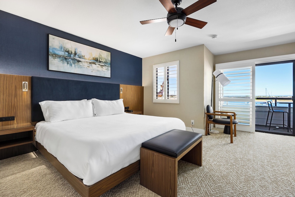 456 Embarcadero Inn Suites 45/77