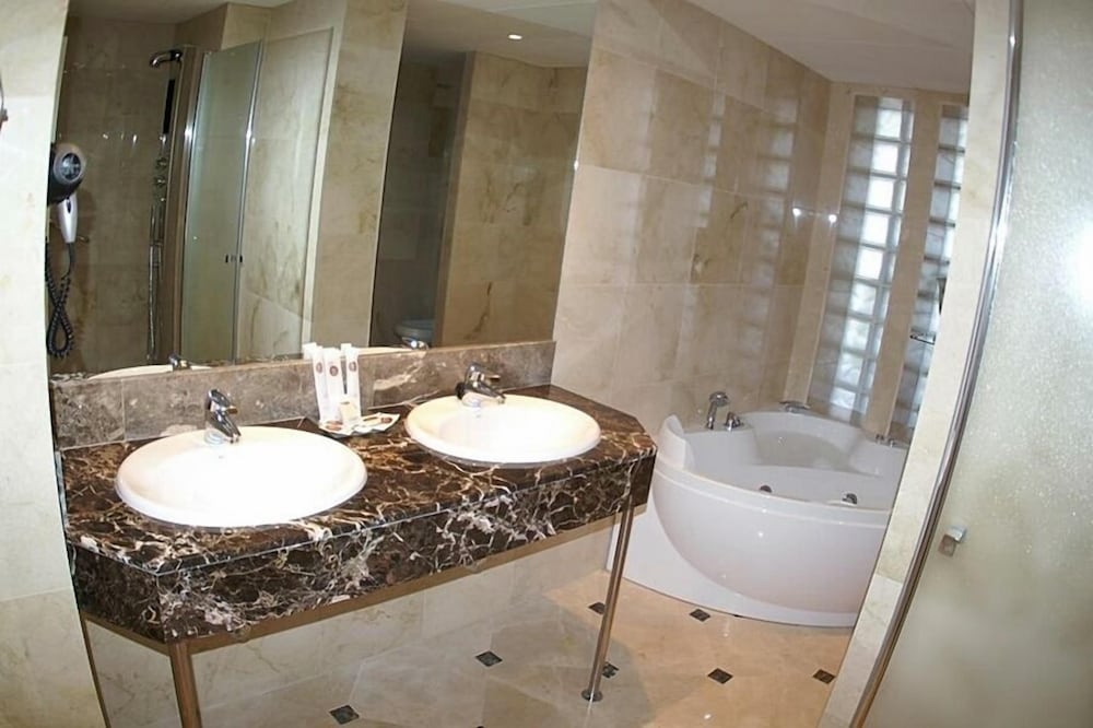 Hotel Spa Cadiz Plaza 11/70