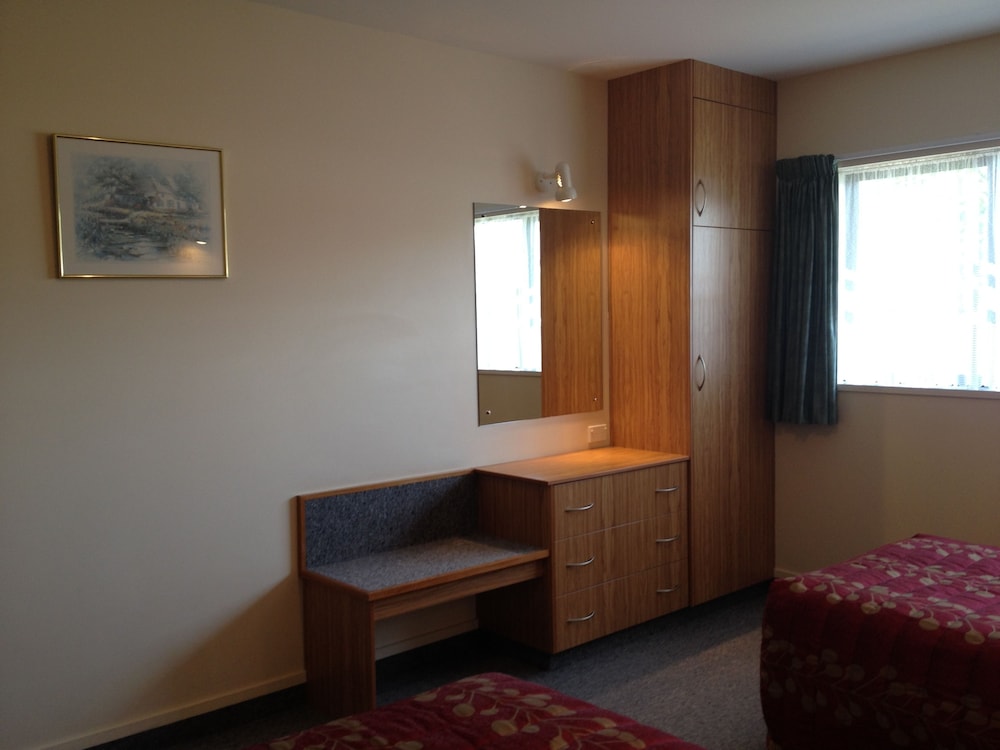 Arran Motel 49/78