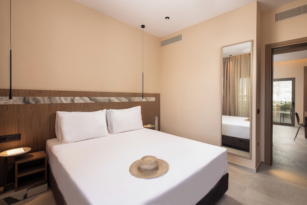 Cosmeen Lifestyle Boutique Stay - Adults Only 18/51