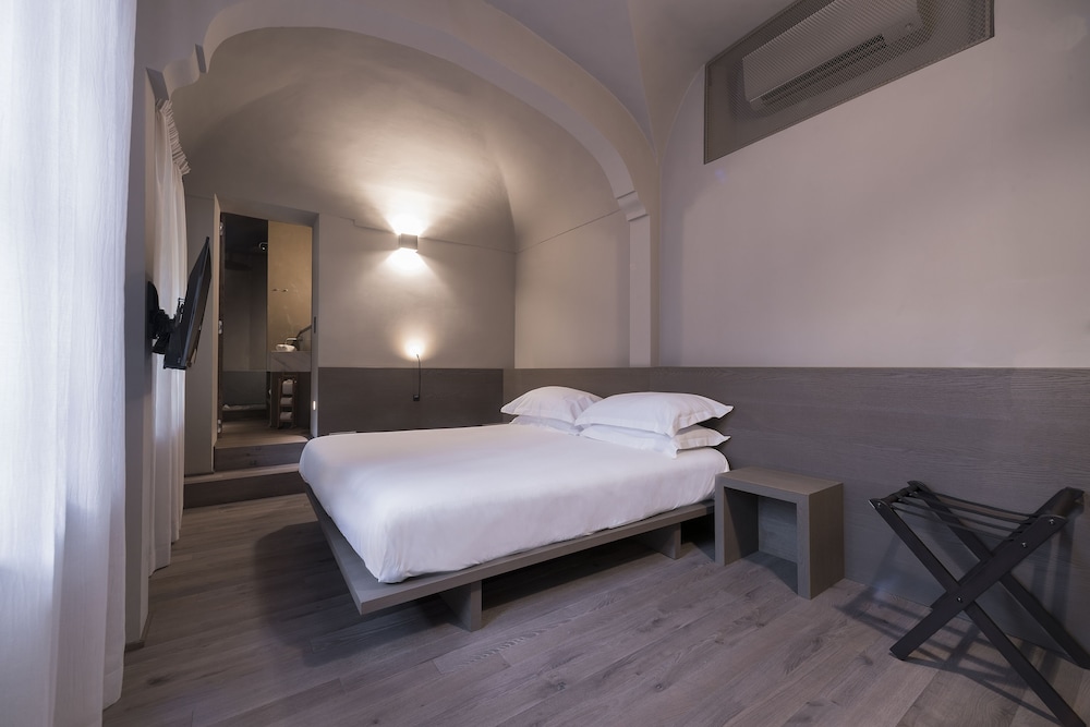2 BEDROOMS, DELUXE, SUITE