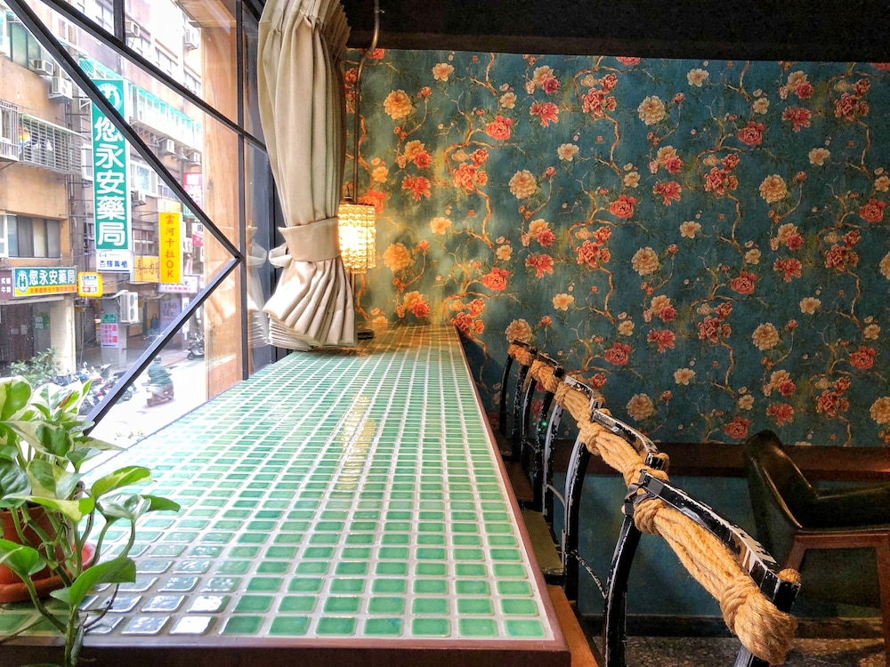 Cho Hotel 45/49