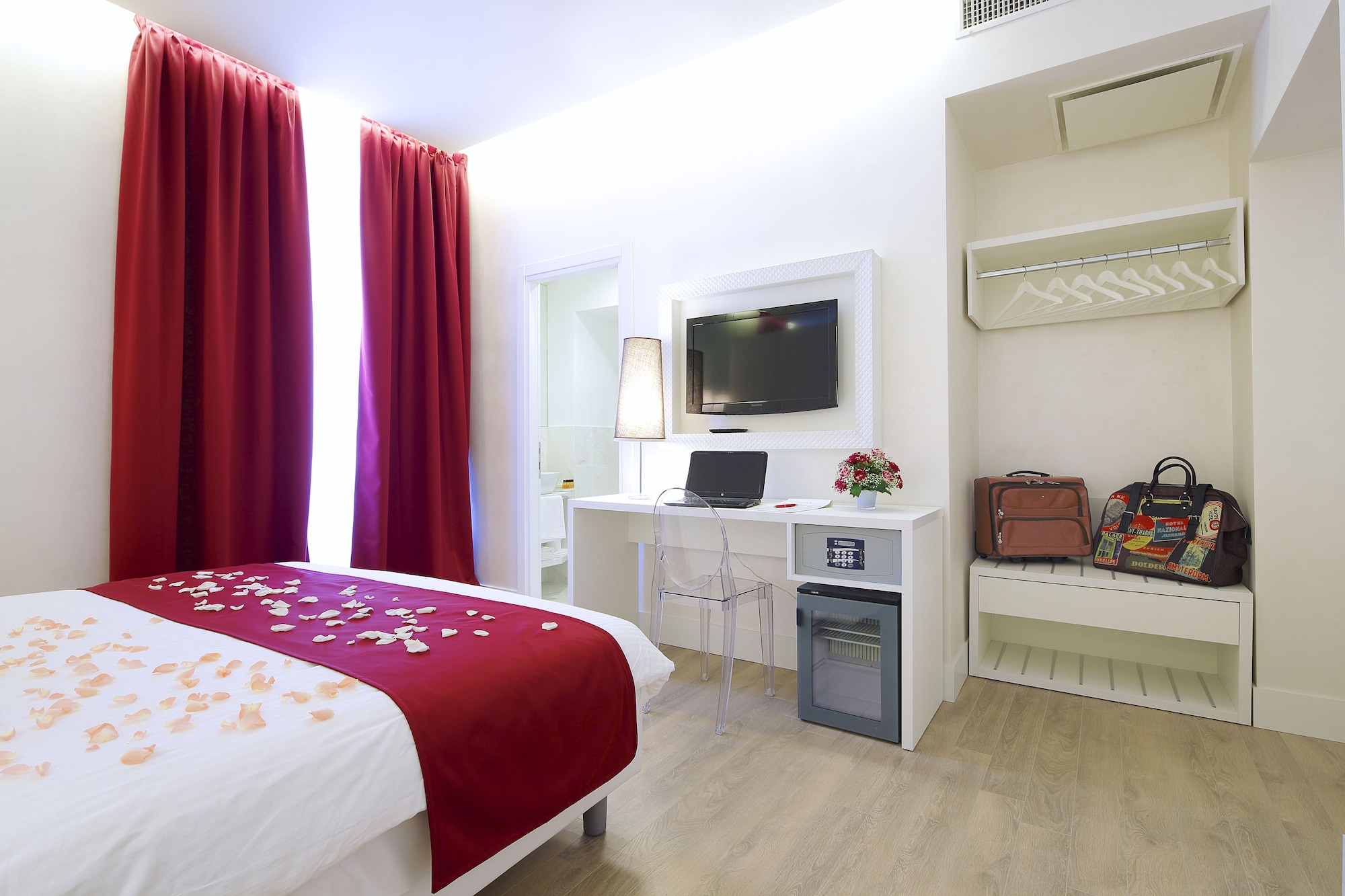 JUNIOR SUITE, KITCHEN