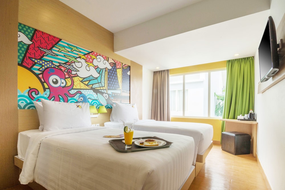 MaxOneHotels.com at Resort Makassar 12/57