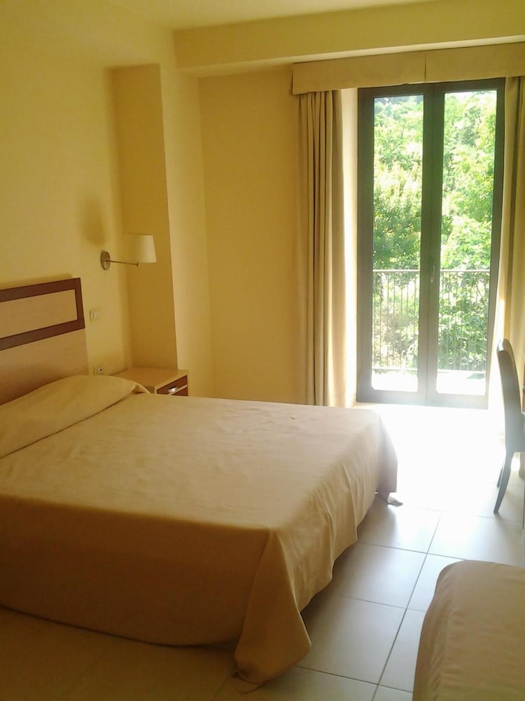 HOTEL MILOMAX 14/68
