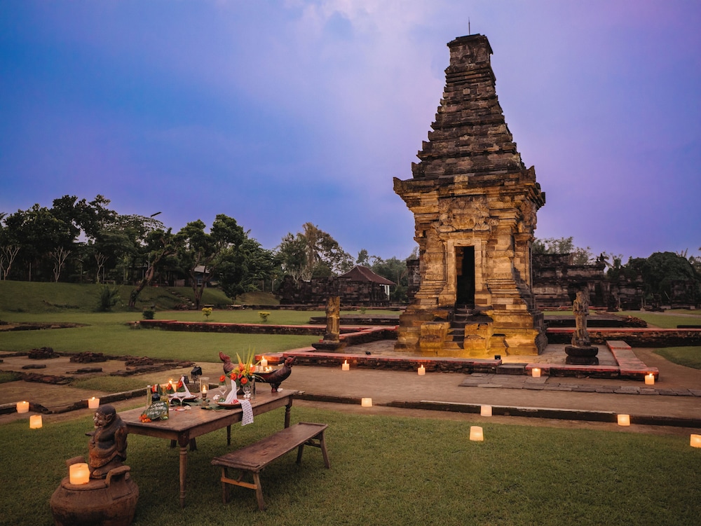 Hotel Tugu Blitar 64/67