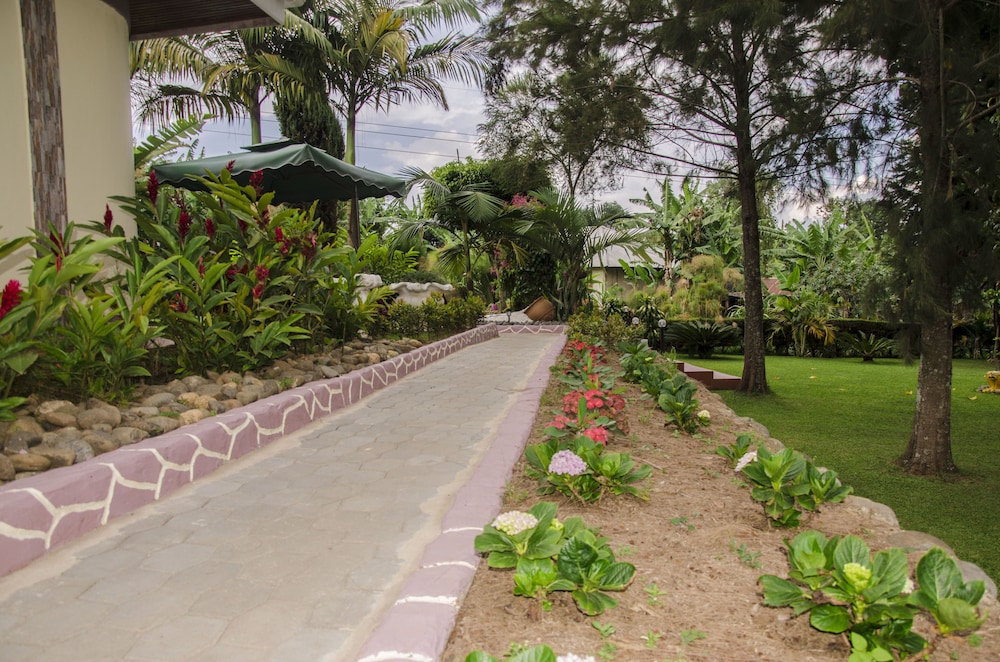 Sheevy's Bed N Breakfast 23/29
