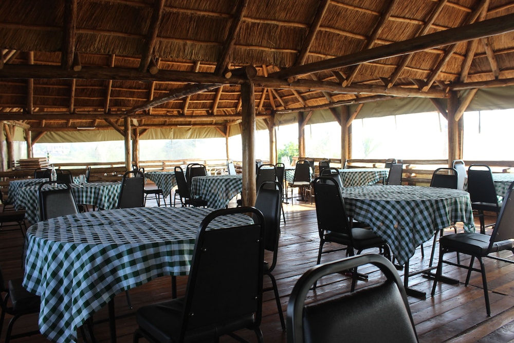 Sky Beach Hotel 56/67