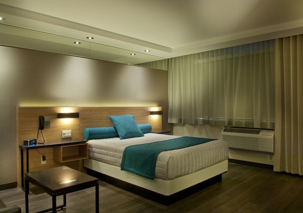 Ramada by Wyndham Laval 26/60