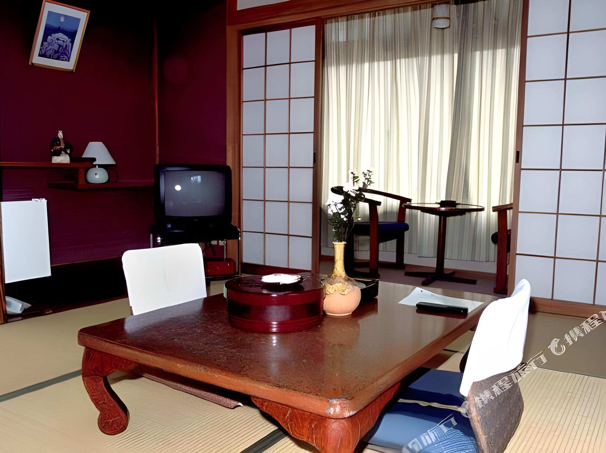 Hotel Shikimi 33/36