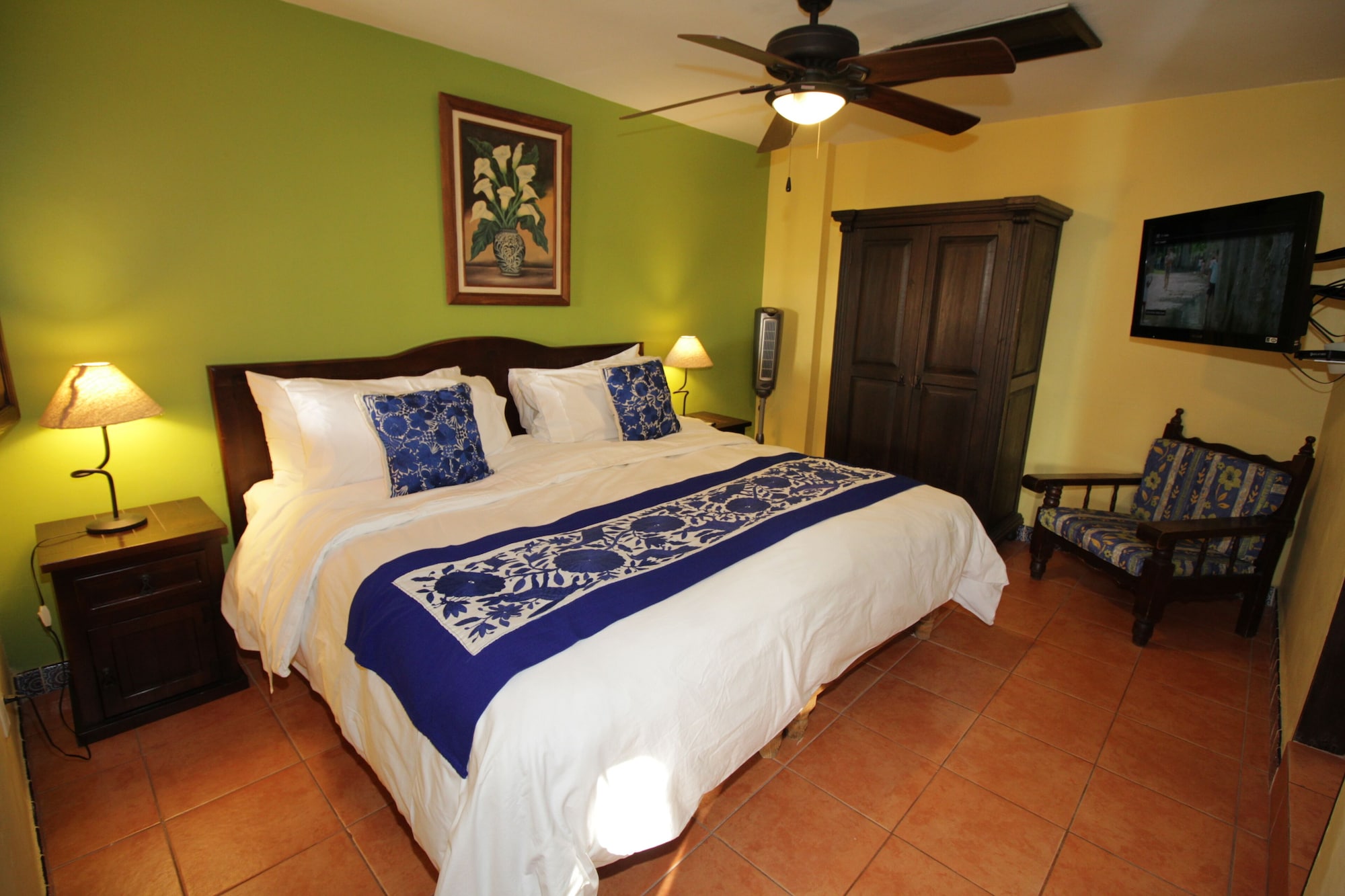 DELUXE, SUITE, KING BED
