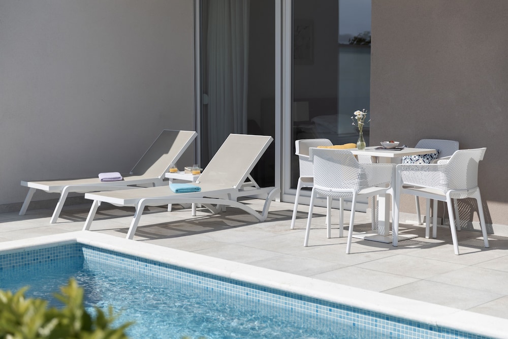 Romana Beach Resort 57/66