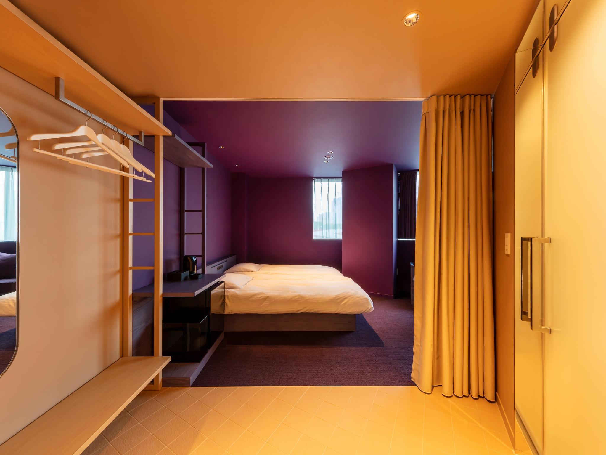 Universal, Standard, Twin Beds