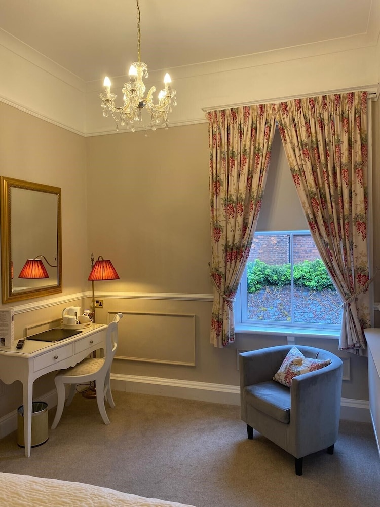 The Alexandra Court Hotel 22/37