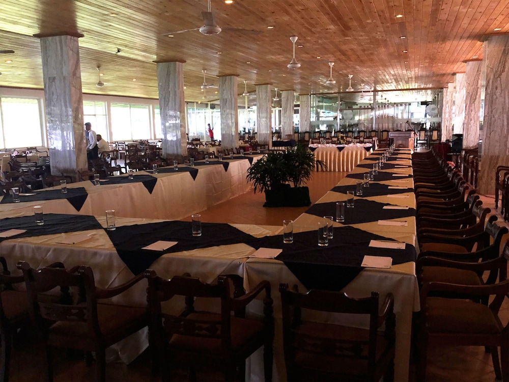 Hotel Sudu Araliya 49/69