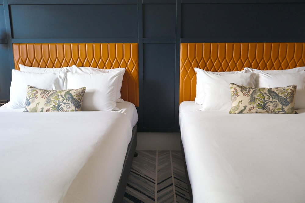 Dorsett, 2 Double Beds