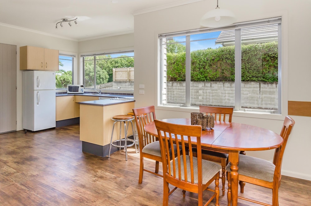Raumati Sands Resort 40/46