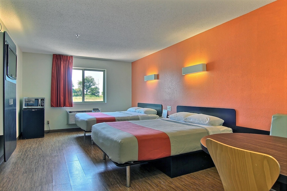 Motel6 Gilman, IL 30/50