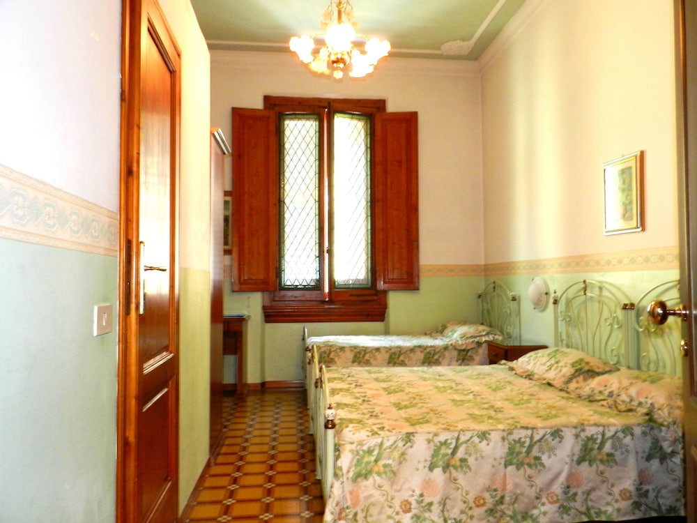 Hotel Desiree 20/62