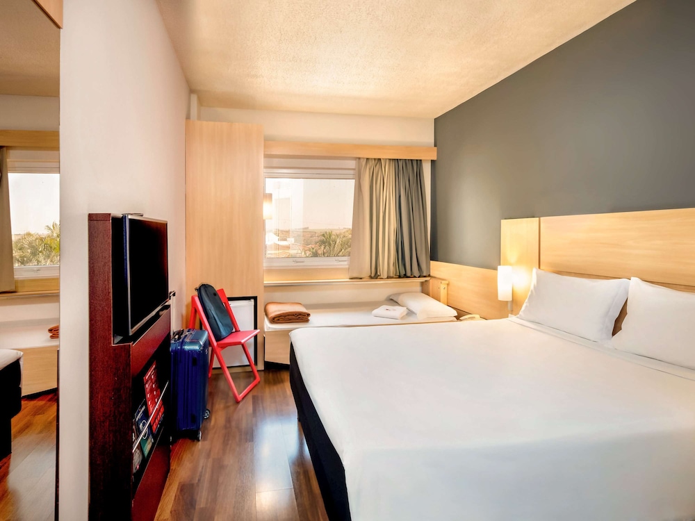 Ibis Paulinia 13/49