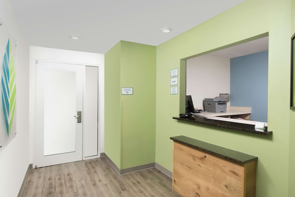 WoodSpring Suites San Antonio South photo4