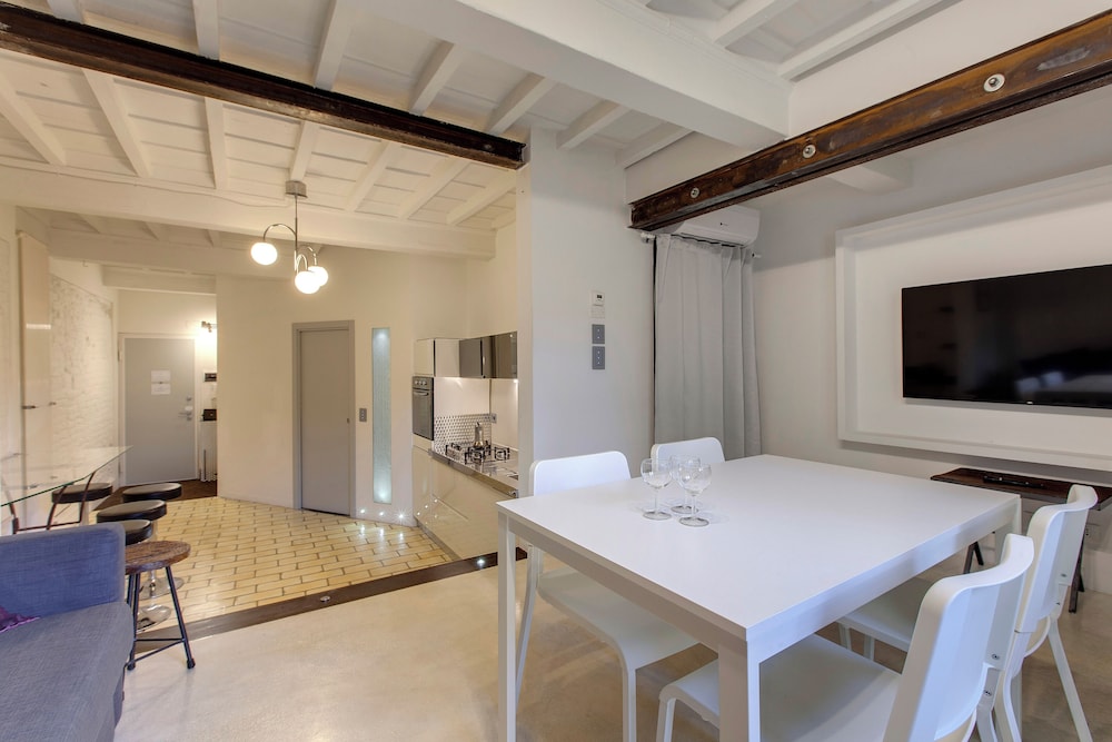 Mamo Florence - Victor Apartment 8/24
