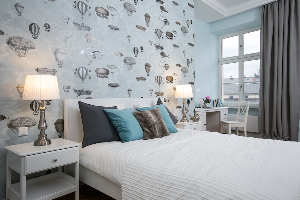 1 BEDROOM, GRAND, APARTMENT, CITY VIEW, BATHTUB