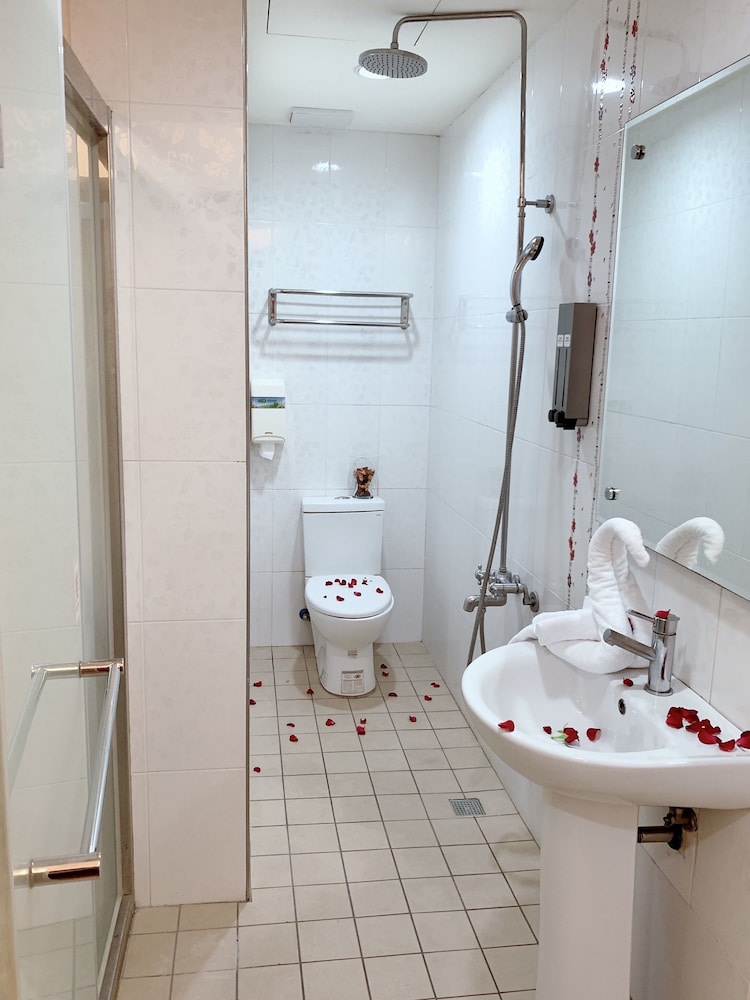 Mucha Hotel 11/54